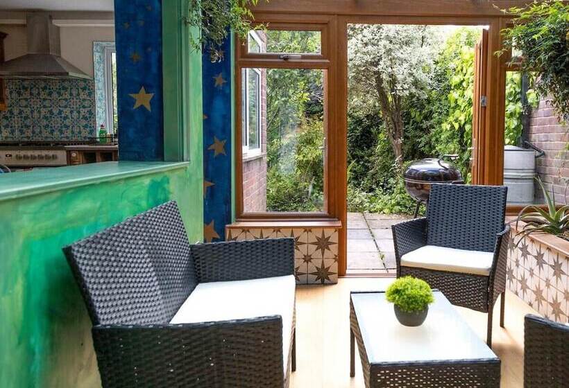 Residenza Charming Frome Retreat With 4 Bedrooms