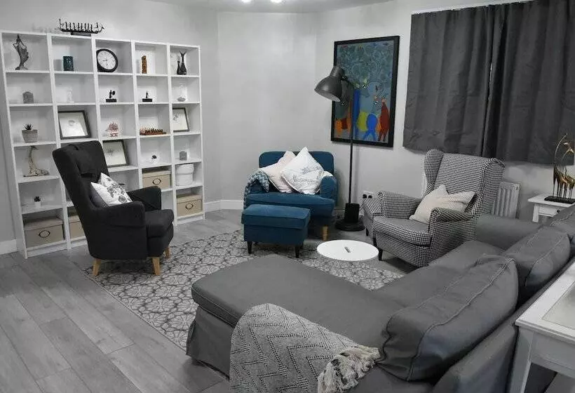 Residenssi Charming Wembley Home Near Wembley Stadium