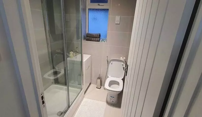 Residenssi Charming Wembley Home Near Wembley Stadium