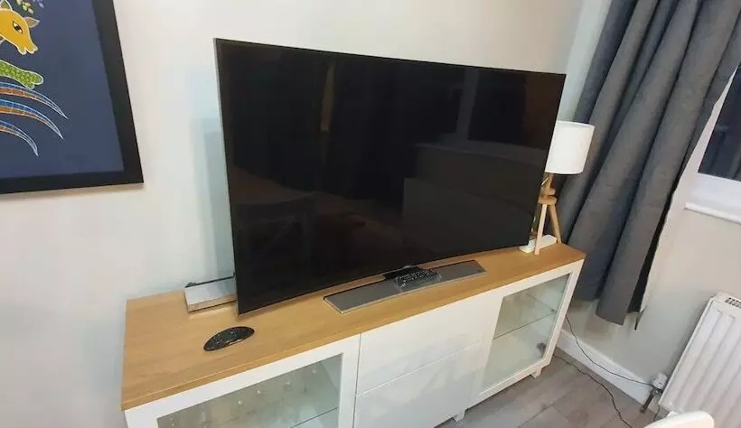 Residenssi Charming Wembley Home Near Wembley Stadium