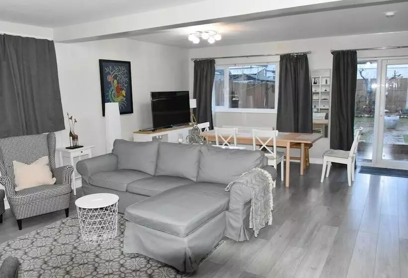 Residenssi Charming Wembley Home Near Wembley Stadium