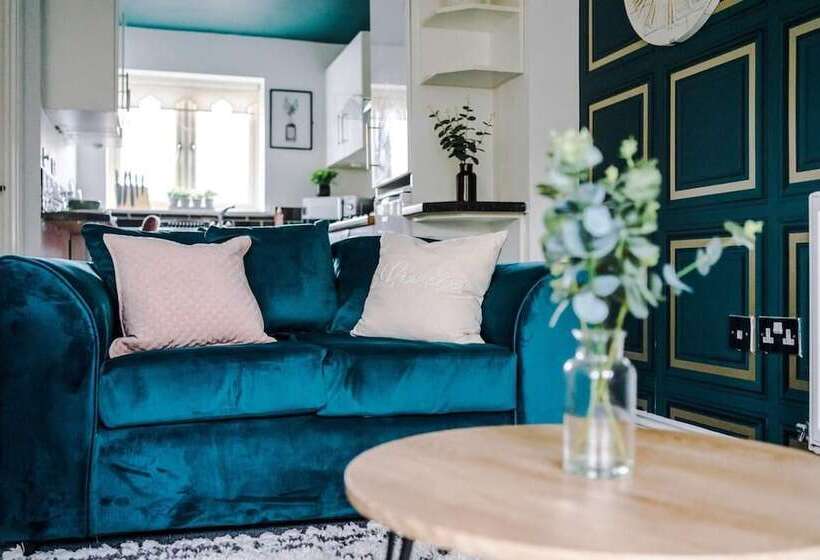 إقامة Lovely 4 Bed/ Monthly Discount/ Bottle