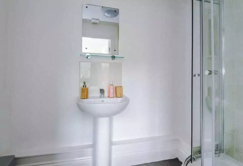 Residenssi Lovely 4 Bed/ Monthly Discount/ Bottle