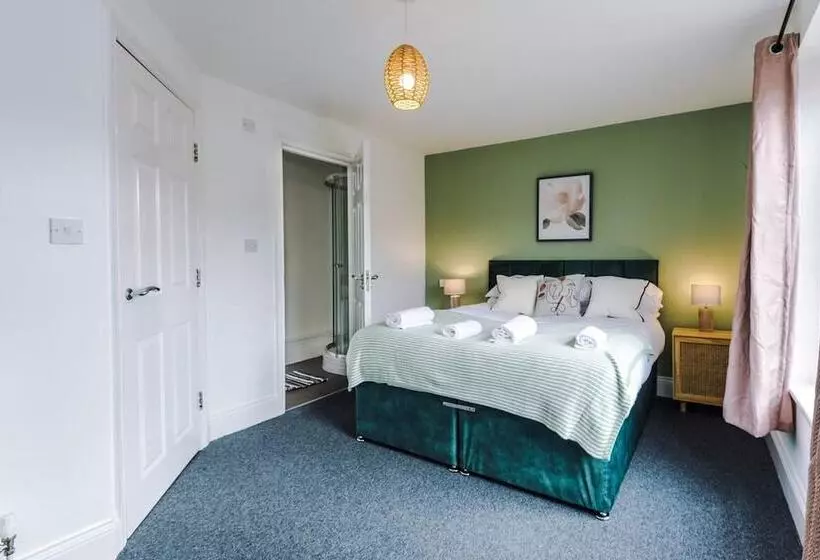 Residenssi Lovely 4 Bed/ Monthly Discount/ Bottle