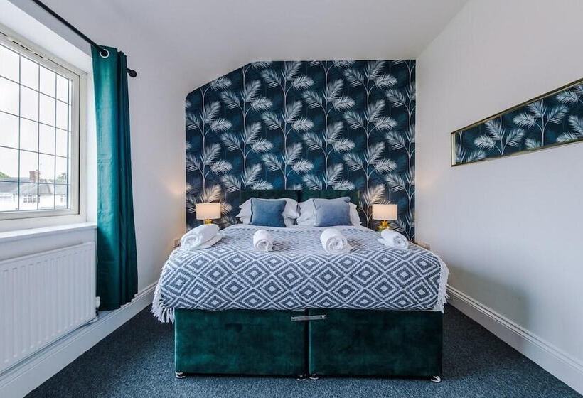 إقامة Lovely 4 Bed/ Monthly Discount/ Bottle