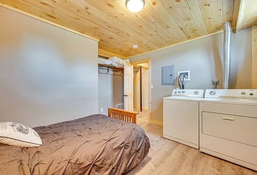 Rustic Cabin In West Danville W/ Deck & Fire Pit!