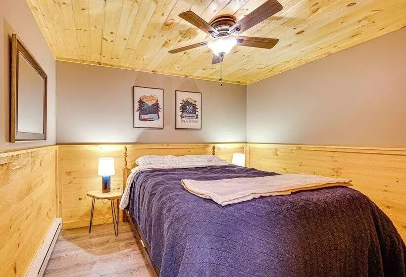 Rustic Cabin In West Danville W/ Deck & Fire Pit!