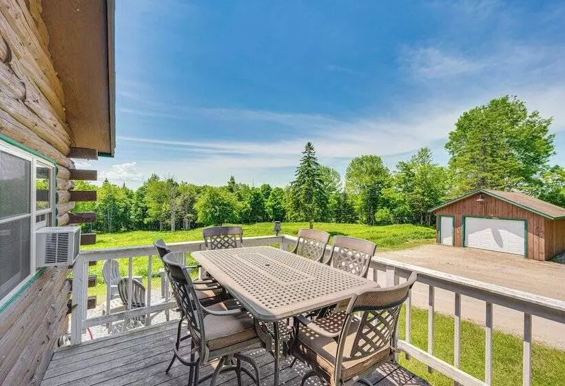 Rustic Cabin In West Danville W/ Deck & Fire Pit!
