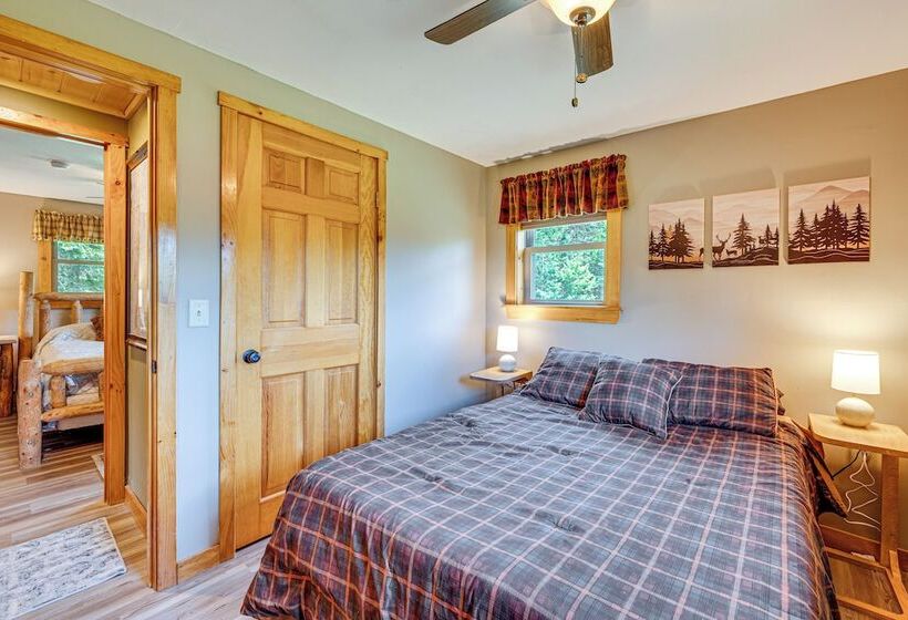 Rustic Cabin In West Danville W/ Deck & Fire Pit!