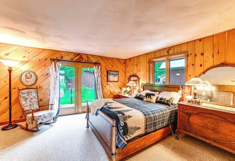 Secluded Oxford Cabin On 75 Acres: Sunset Views!