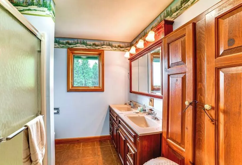 Secluded Oxford Cabin On 75 Acres: Sunset Views!