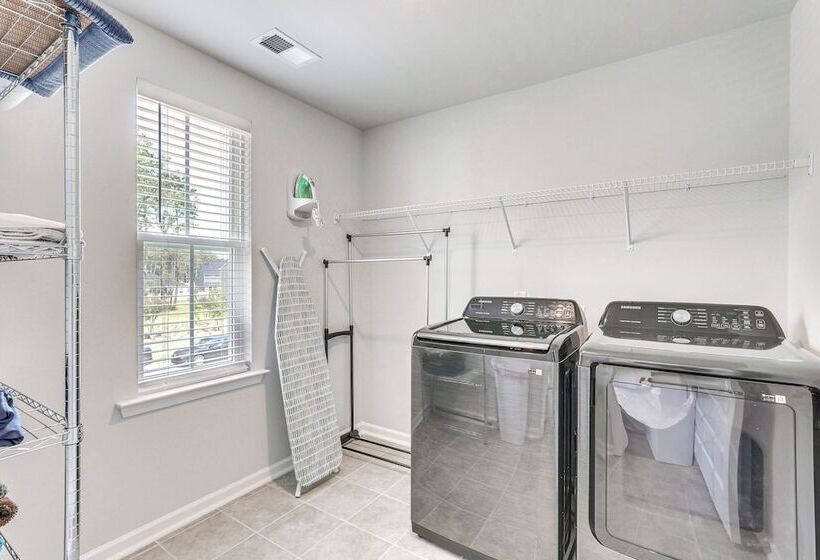 Patio & Backyard: Spacious Home In Moncks Corner