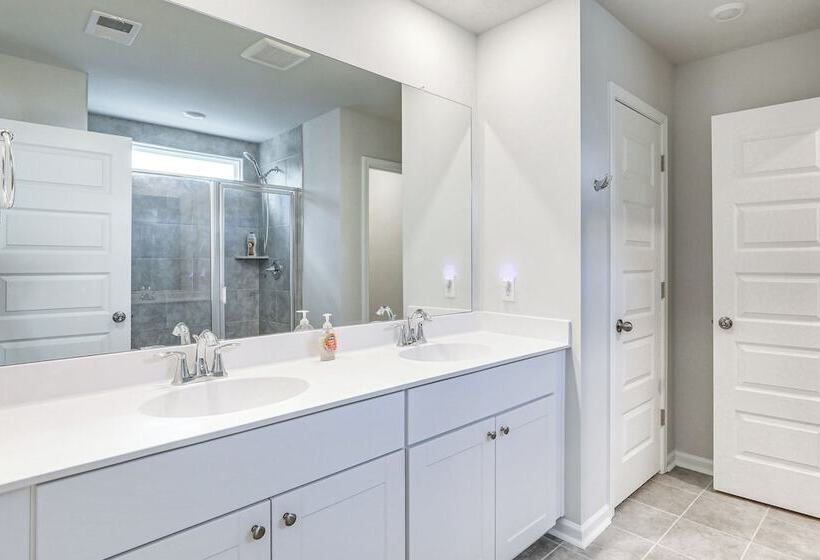 Patio & Backyard: Spacious Home In Moncks Corner