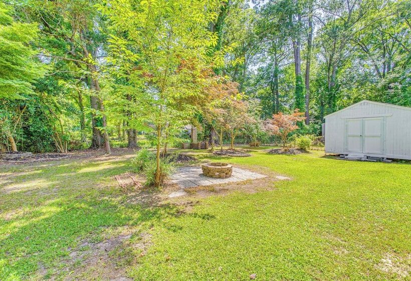 Whiteville Home W/ Fire Pit Near Lake Waccamaw!