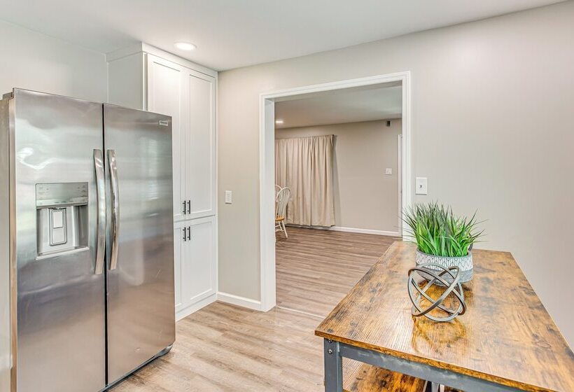 Whiteville Home W/ Fire Pit Near Lake Waccamaw!