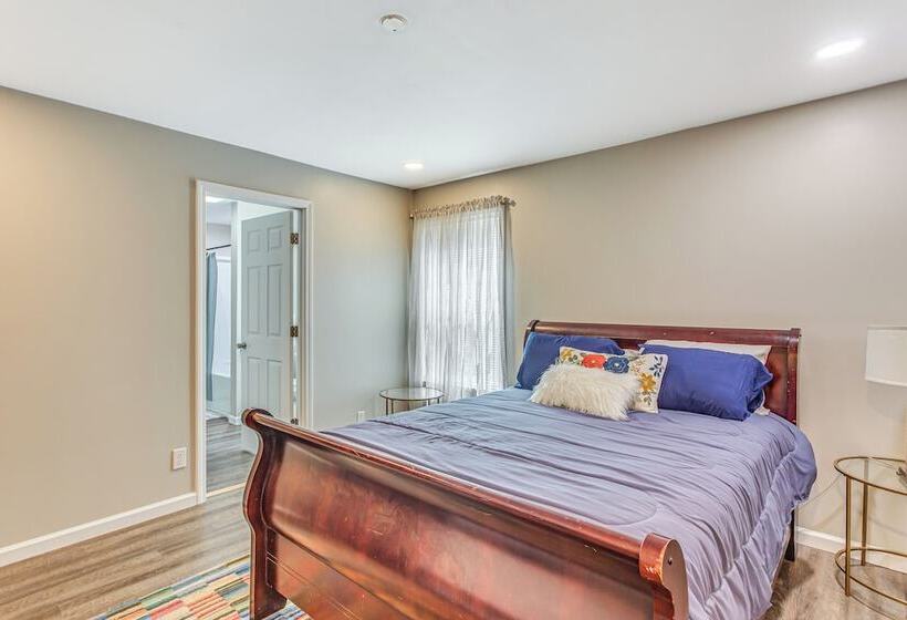 Whiteville Home W/ Fire Pit Near Lake Waccamaw!