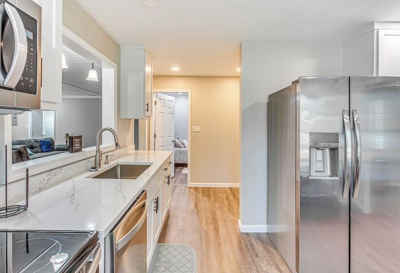 Whiteville Home W/ Fire Pit Near Lake Waccamaw!