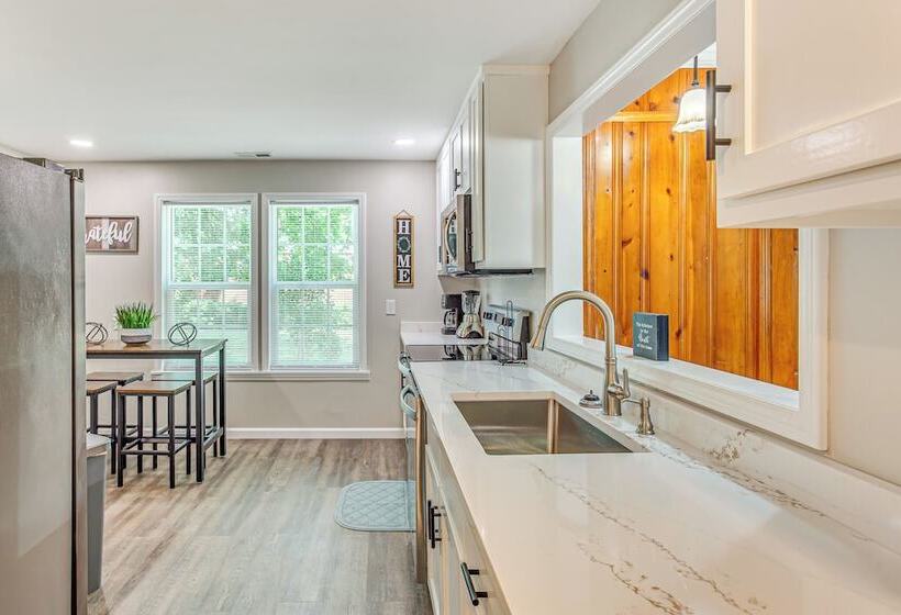 Whiteville Home W/ Fire Pit Near Lake Waccamaw!