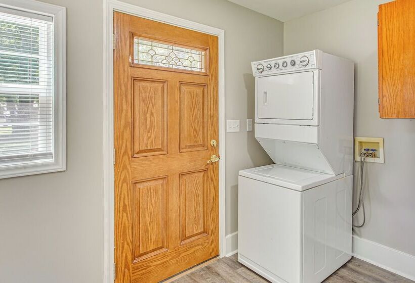 Whiteville Home W/ Fire Pit Near Lake Waccamaw!