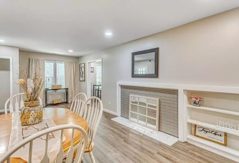 Whiteville Home W/ Fire Pit Near Lake Waccamaw!