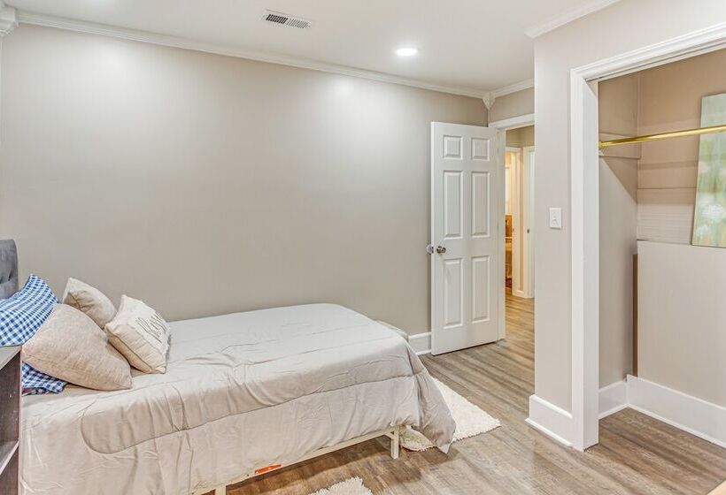 Whiteville Home W/ Fire Pit Near Lake Waccamaw!