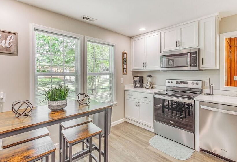 Whiteville Home W/ Fire Pit Near Lake Waccamaw!