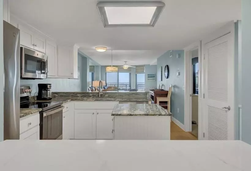 311 B Shipwatch By Avantstay Shared Pool + View