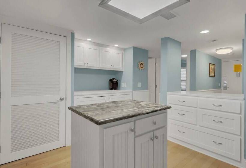 311 B Shipwatch By Avantstay Shared Pool + View