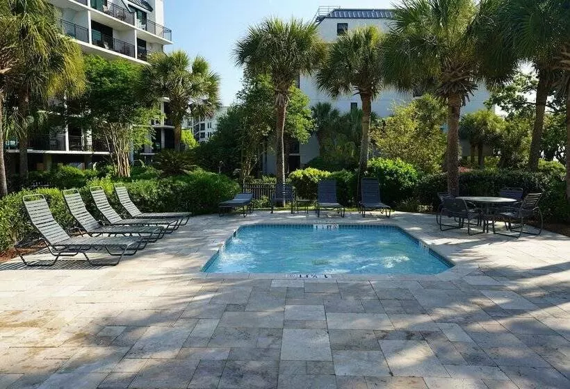 311 B Shipwatch By Avantstay Shared Pool + View