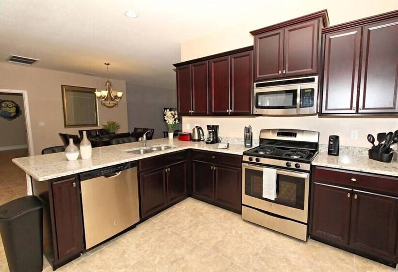 5132oa 5 Bed With Games Room And Spa