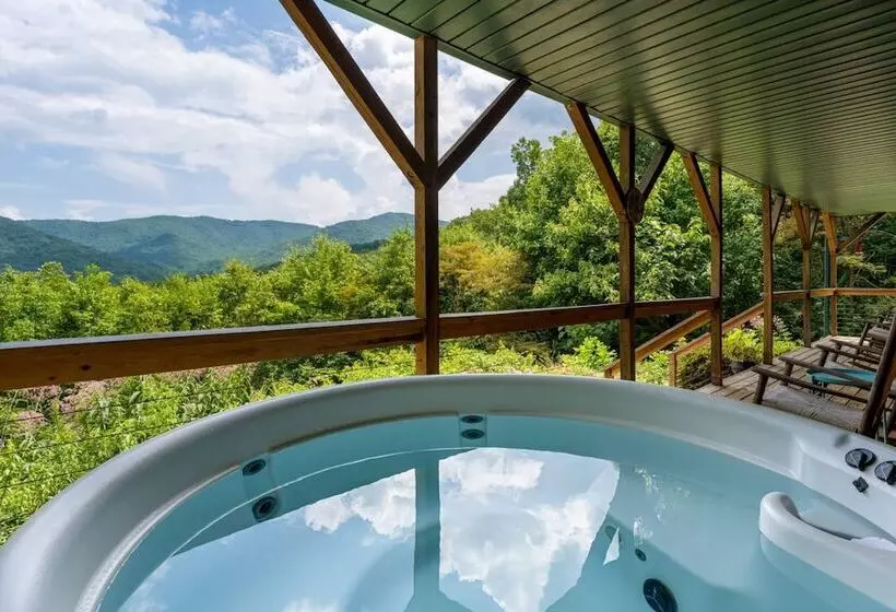 Among The Clouds By Avantstay Views + Hot Tub
