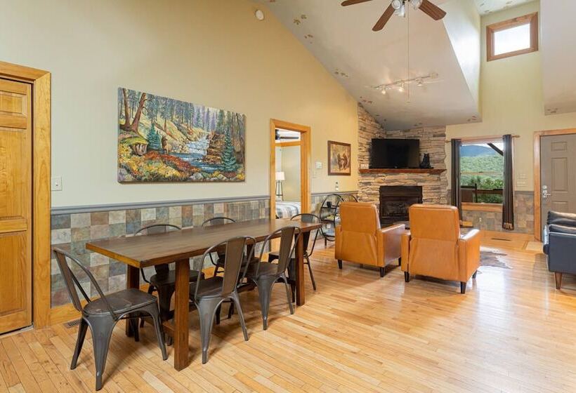 Among The Clouds By Avantstay Views + Hot Tub