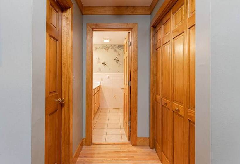 Among The Clouds By Avantstay Views + Hot Tub