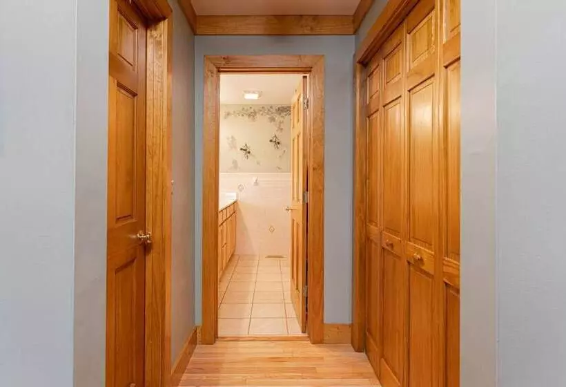 Among The Clouds By Avantstay Views + Hot Tub