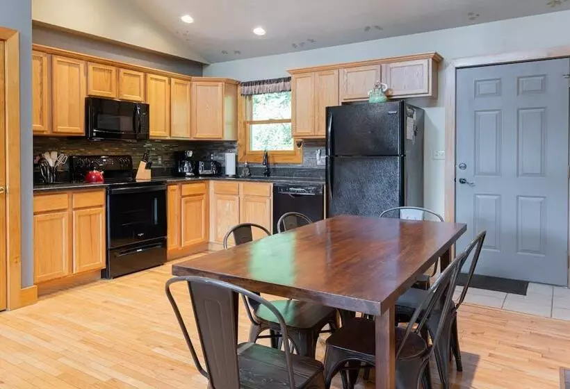 Among The Clouds By Avantstay Views + Hot Tub