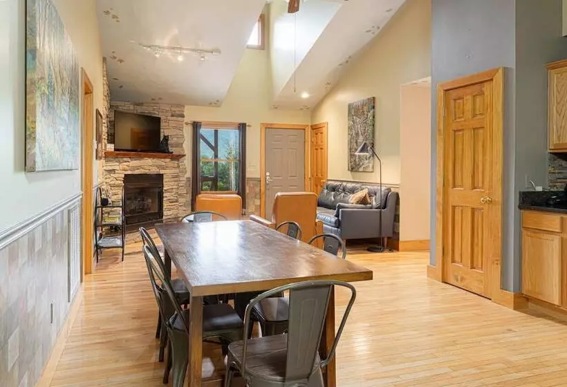 Among The Clouds By Avantstay Views + Hot Tub