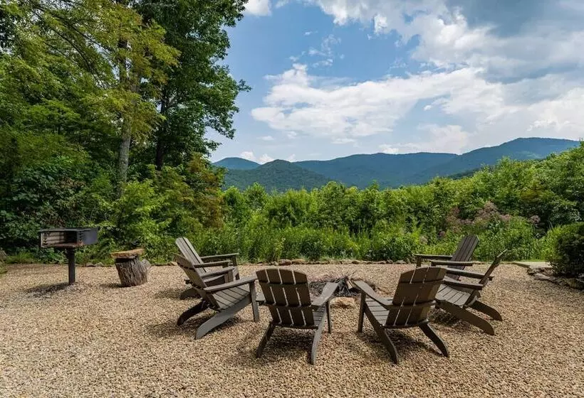 Among The Clouds By Avantstay Views + Hot Tub