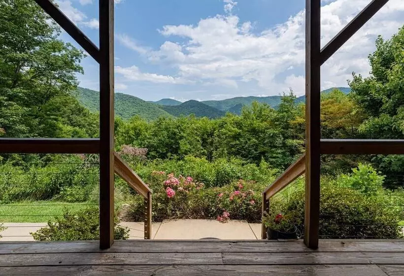 Among The Clouds By Avantstay Views + Hot Tub