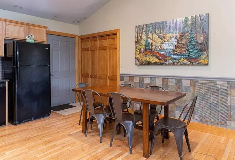 Among The Clouds By Avantstay Views + Hot Tub