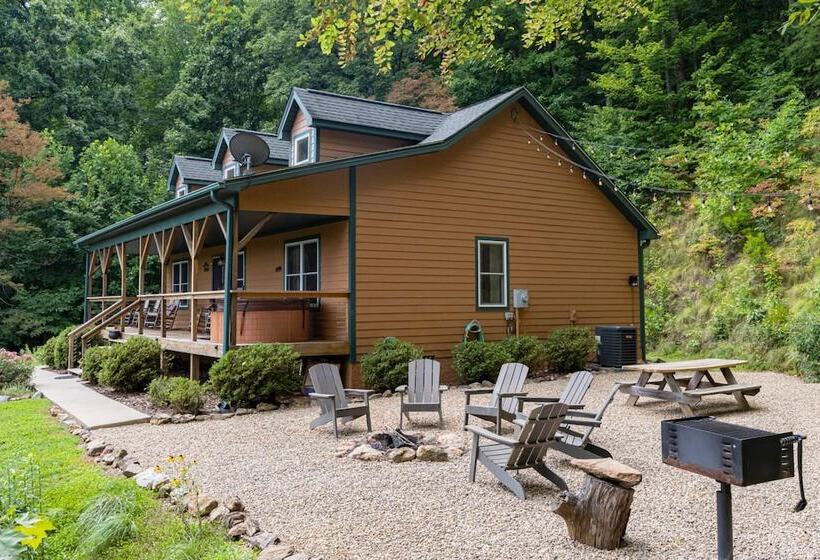 Among The Clouds By Avantstay Views + Hot Tub