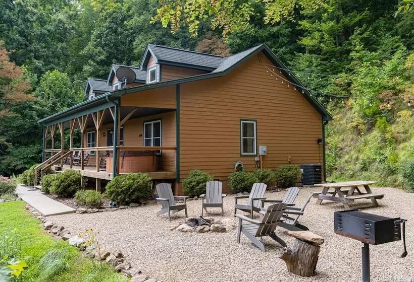 Among The Clouds By Avantstay Views + Hot Tub