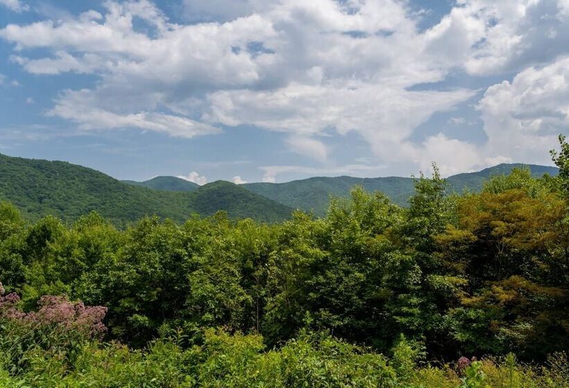 Among The Clouds By Avantstay Views + Hot Tub