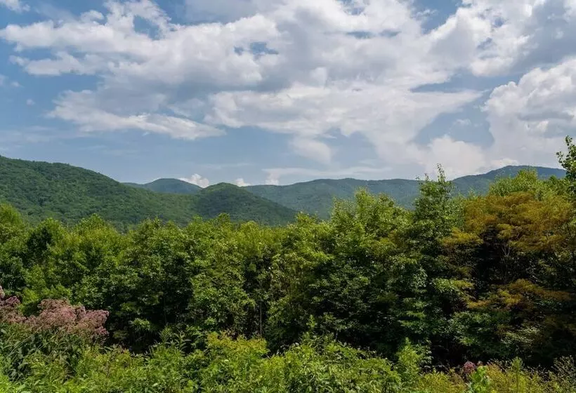 Among The Clouds By Avantstay Views + Hot Tub