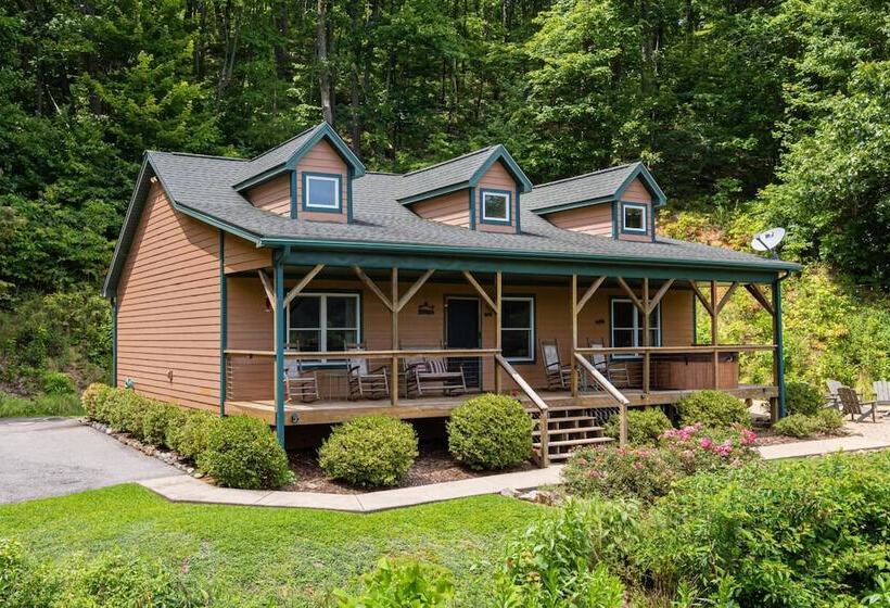 Among The Clouds By Avantstay Views + Hot Tub