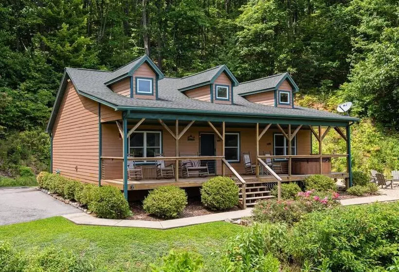 Among The Clouds By Avantstay Views + Hot Tub