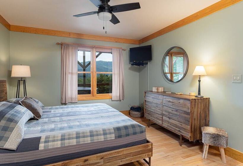 Among The Clouds By Avantstay Views + Hot Tub