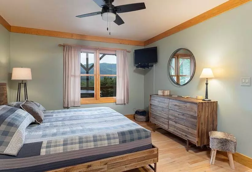 Among The Clouds By Avantstay Views + Hot Tub