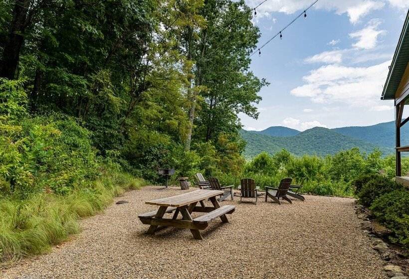 Among The Clouds By Avantstay Views + Hot Tub