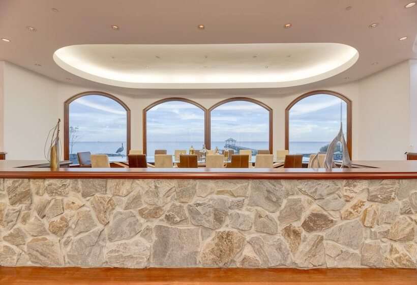 Bay House By Avantstay Waterfront, Pier, Pond