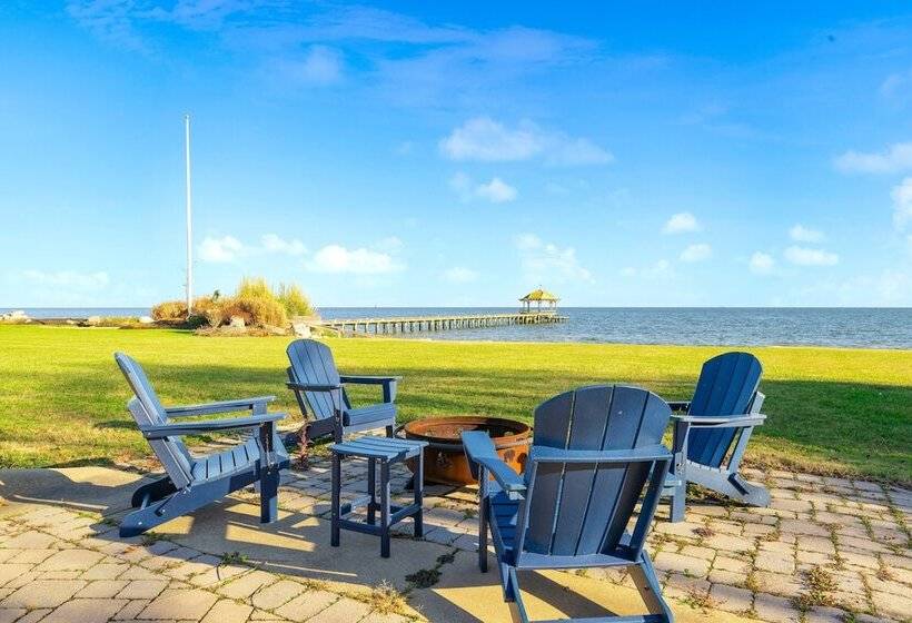 Bay House By Avantstay Waterfront, Pier, Pond